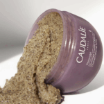 Caudalie Vinosculpt Gommage Crushed Cabernet 250g – Image 2